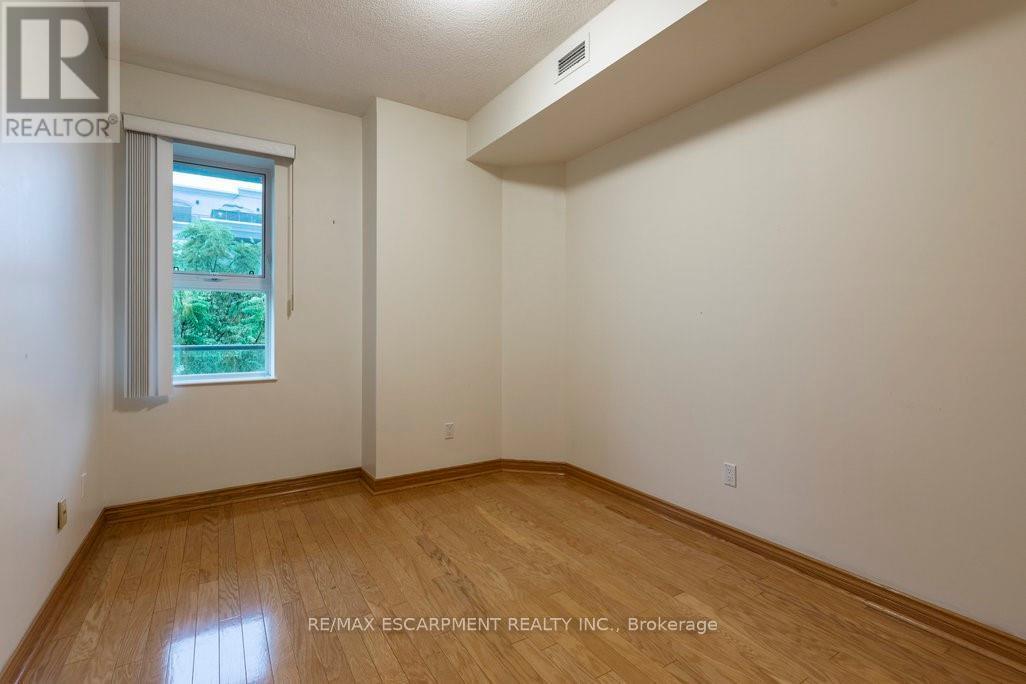 604 - 77 Governors Road, Hamilton, Ontario  L9H 7N8 - Photo 12 - X12665806