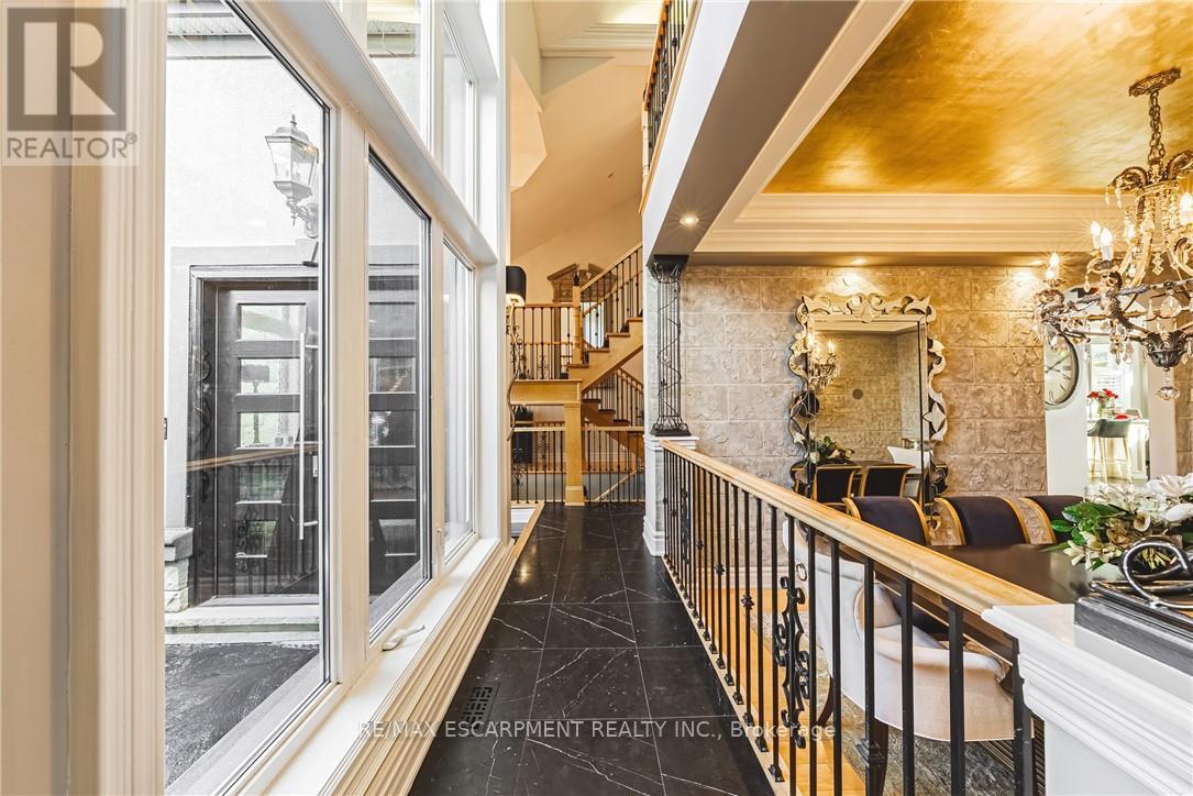 712 Highvalley Road, Hamilton, Ontario  L9G 4E9 - Photo 10 - X12665838