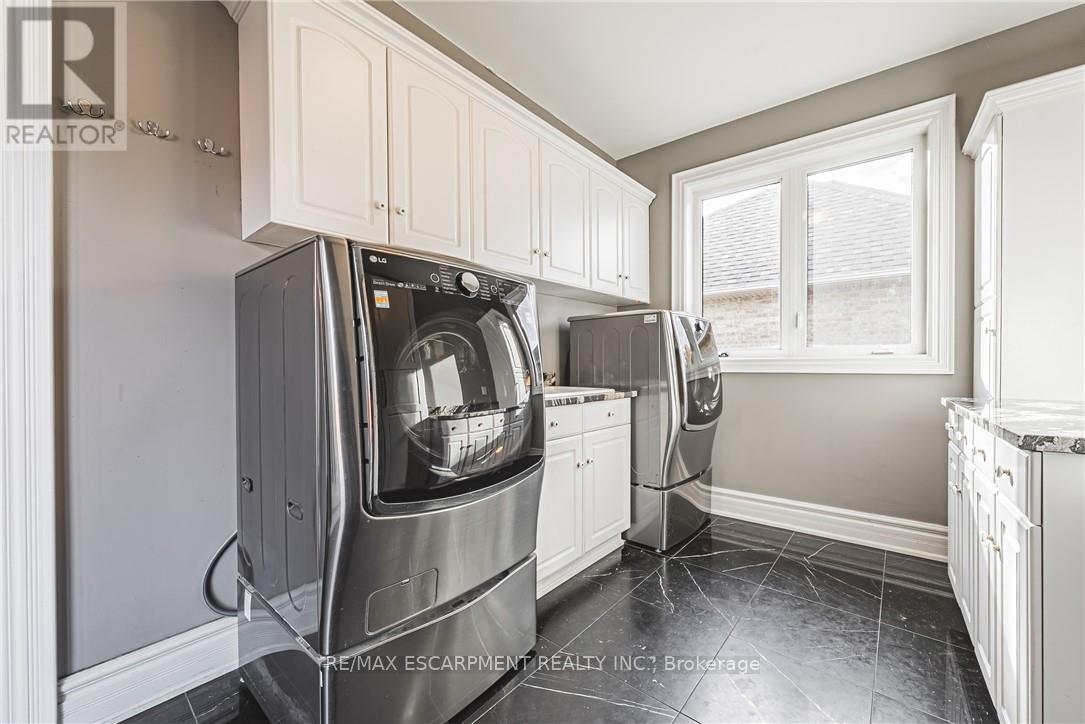 712 Highvalley Road, Hamilton, Ontario  L9G 4E9 - Photo 20 - X12665838