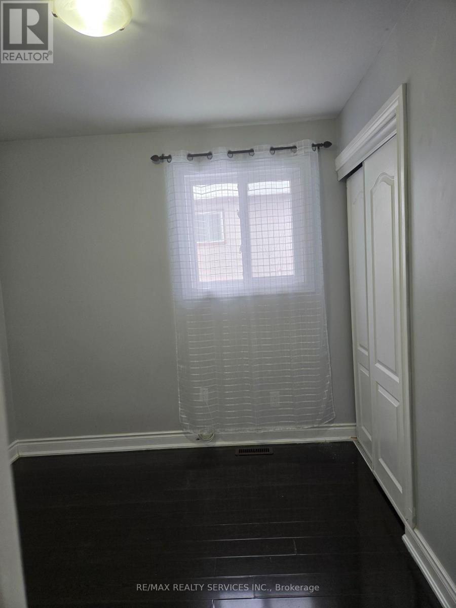 59 Reigate Avenue, Brampton, Ontario  L6V 2E2 - Photo 13 - W12665244