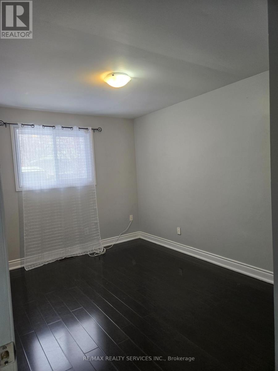 59 Reigate Avenue, Brampton, Ontario  L6V 2E2 - Photo 10 - W12665244