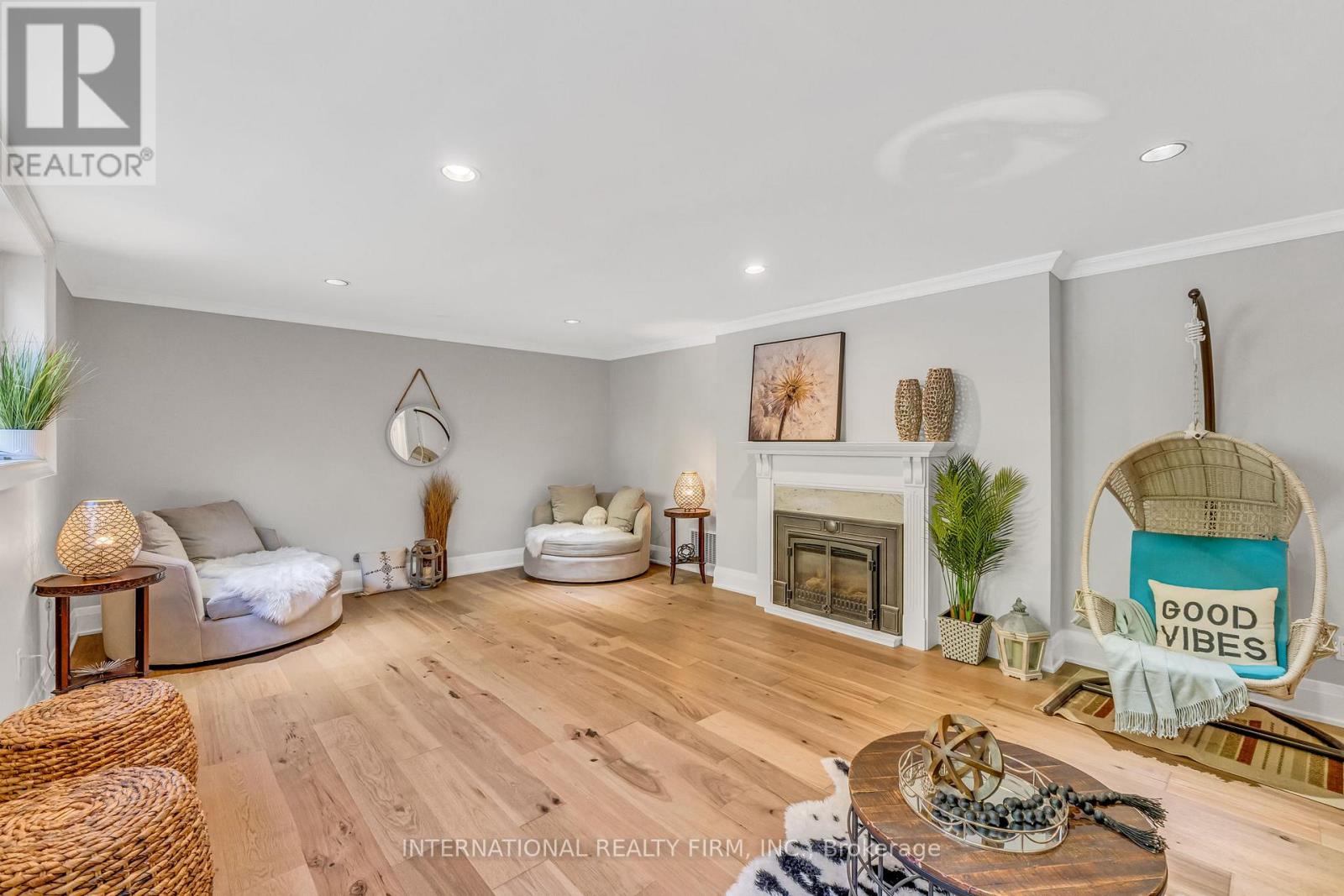 1049 Indian Rd Road, Mississauga, Ontario  L5H 1R6 - Photo 42 - W12664762