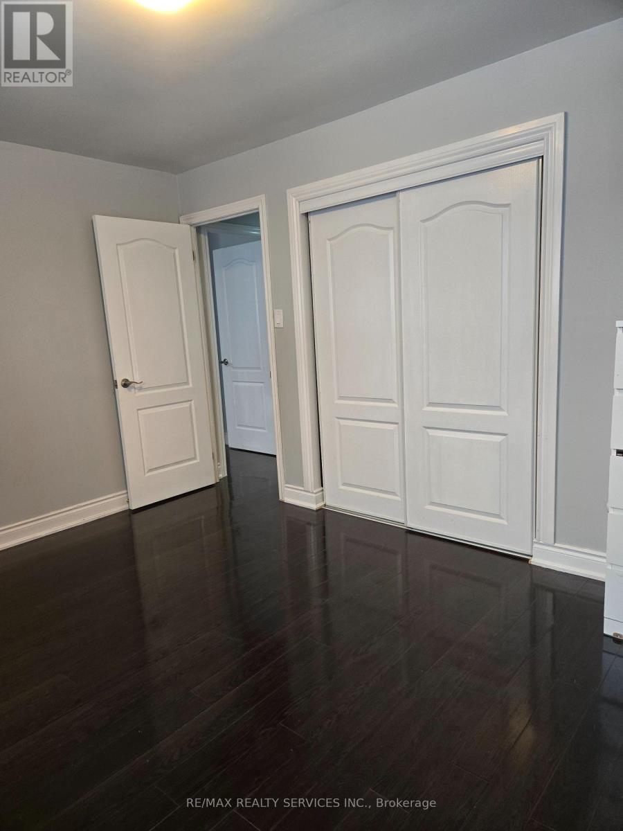 59 Reigate Avenue, Brampton, Ontario  L6V 2E2 - Photo 11 - W12665244