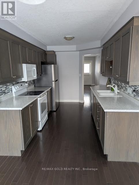 758 Grand Banks Drive, Waterloo, Ontario  N2K 4N3 - Photo 4 - X12646160