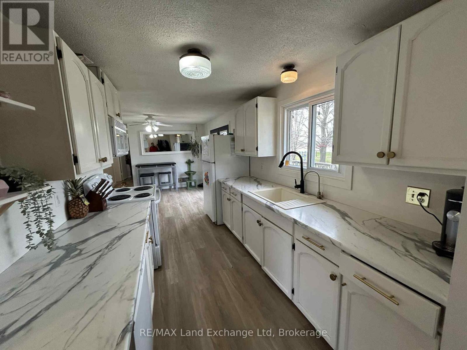 86731 Fischer Line, Morris Turnberry, Ontario  N0G 2W0 - Photo 7 - X12665880