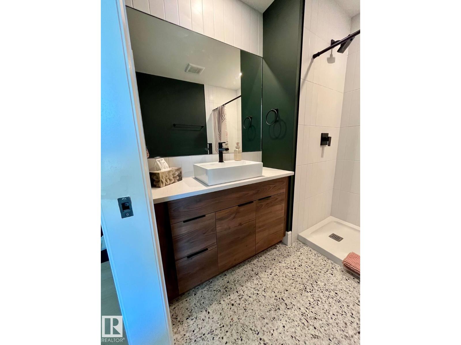 10711 76 Av Nw, Edmonton, Alberta  T6E 1L8 - Photo 20 - E4464073