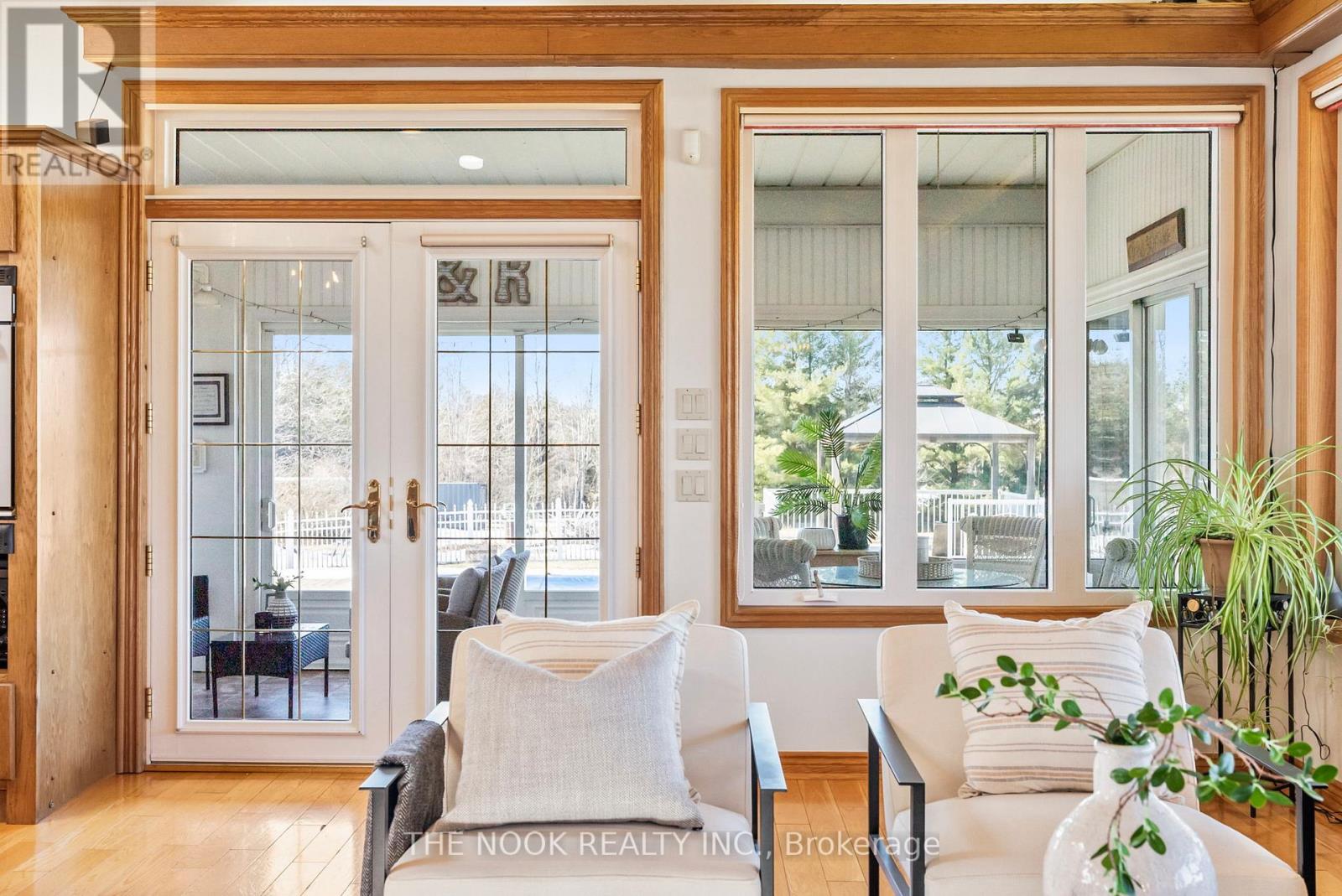 593 Pigeon Creek Road, Kawartha Lakes, Ontario  L0B 1K0 - Photo 10 - X12665988