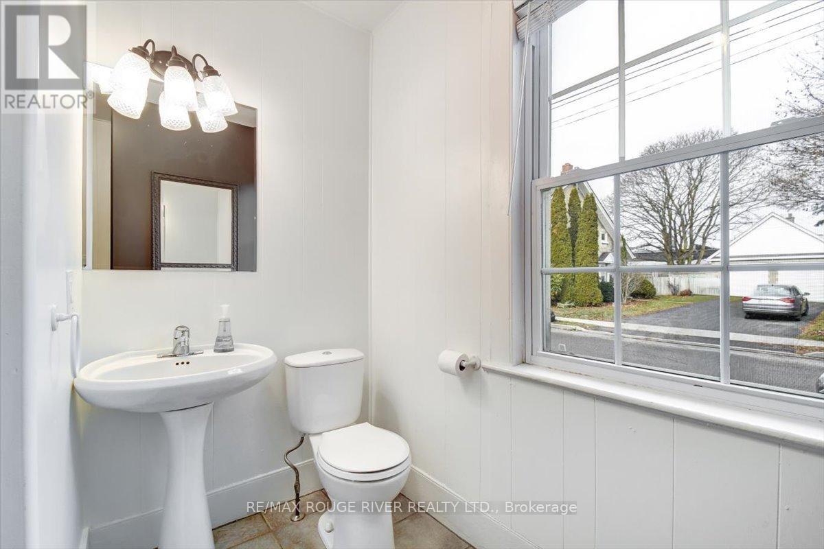 97 Havelock Street, Cobourg, Ontario  K9A 2J6 - Photo 10 - X12666018