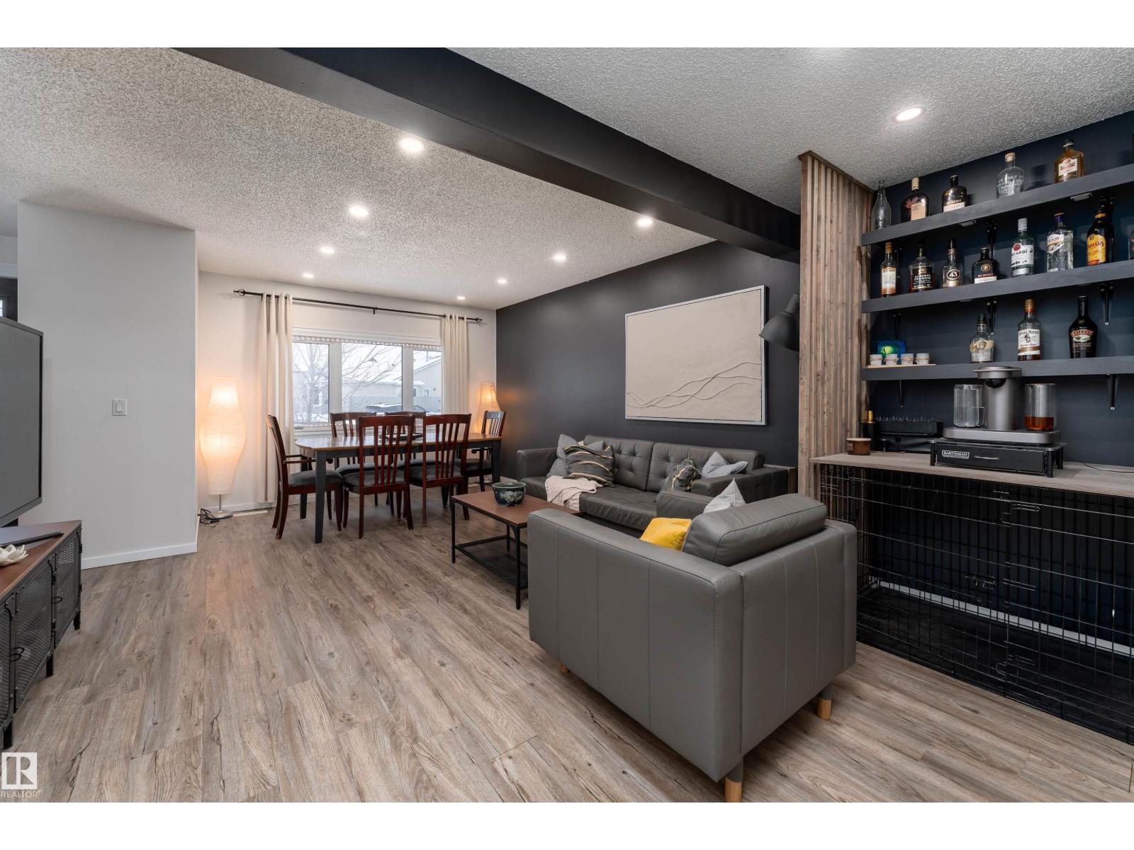 425 Kirkpatrick Cr Nw, Edmonton, Alberta  T6L 5C9 - Photo 2 - E4468855