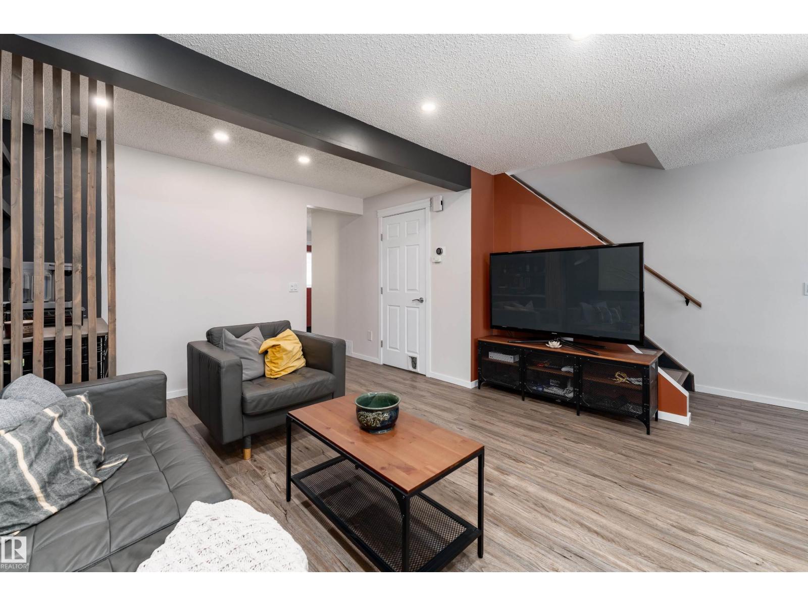 425 Kirkpatrick Cr Nw, Edmonton, Alberta  T6L 5C9 - Photo 3 - E4468855