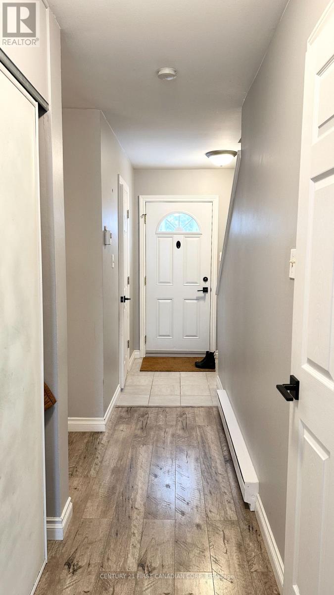 7 - 166 Southdale Road W, London South, Ontario  N6J 2J1 - Photo 3 - X12665996