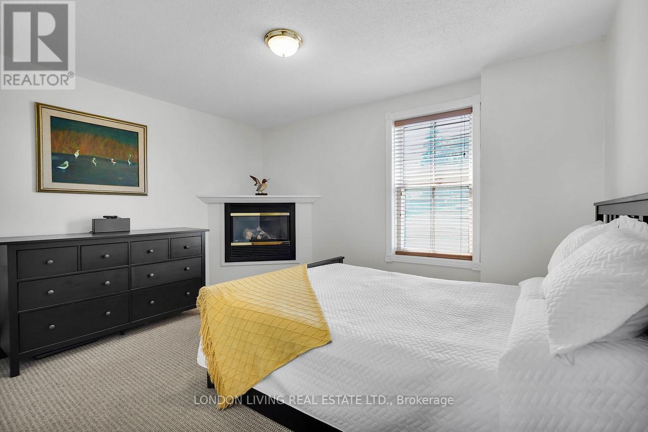 503 Baseline Road E, London South, Ontario  N6C 2P8 - Photo 12 - X12666142