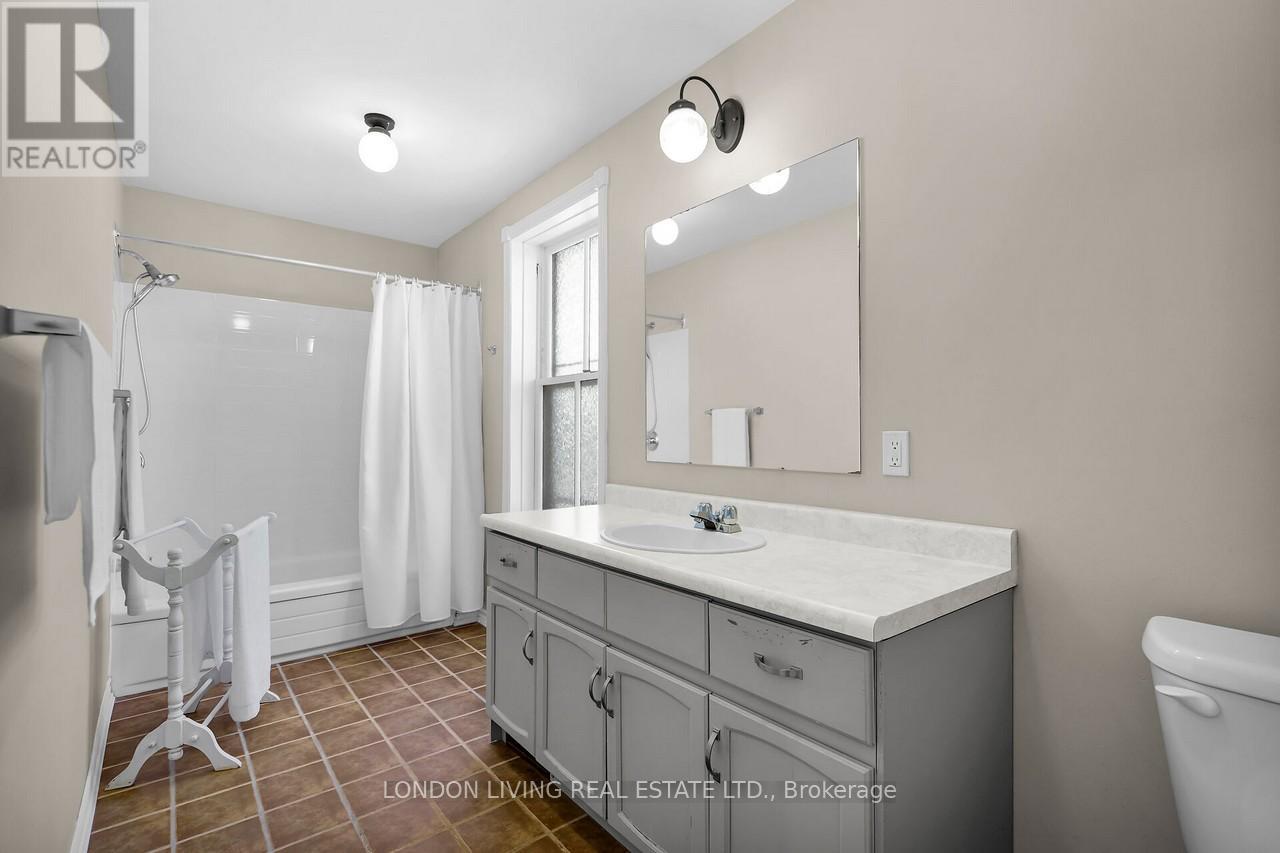 503 Baseline Road E, London South, Ontario  N6C 2P8 - Photo 16 - X12666142