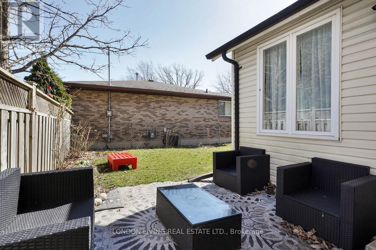 503 Baseline Road E, London South, Ontario  N6C 2P8 - Photo 44 - X12666142