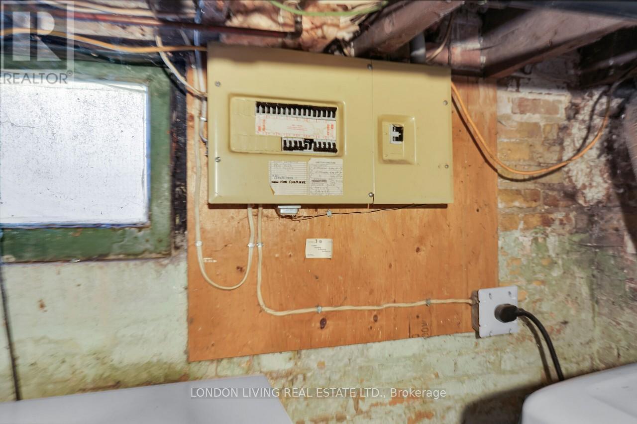 503 Baseline Road E, London South, Ontario  N6C 2P8 - Photo 45 - X12666142