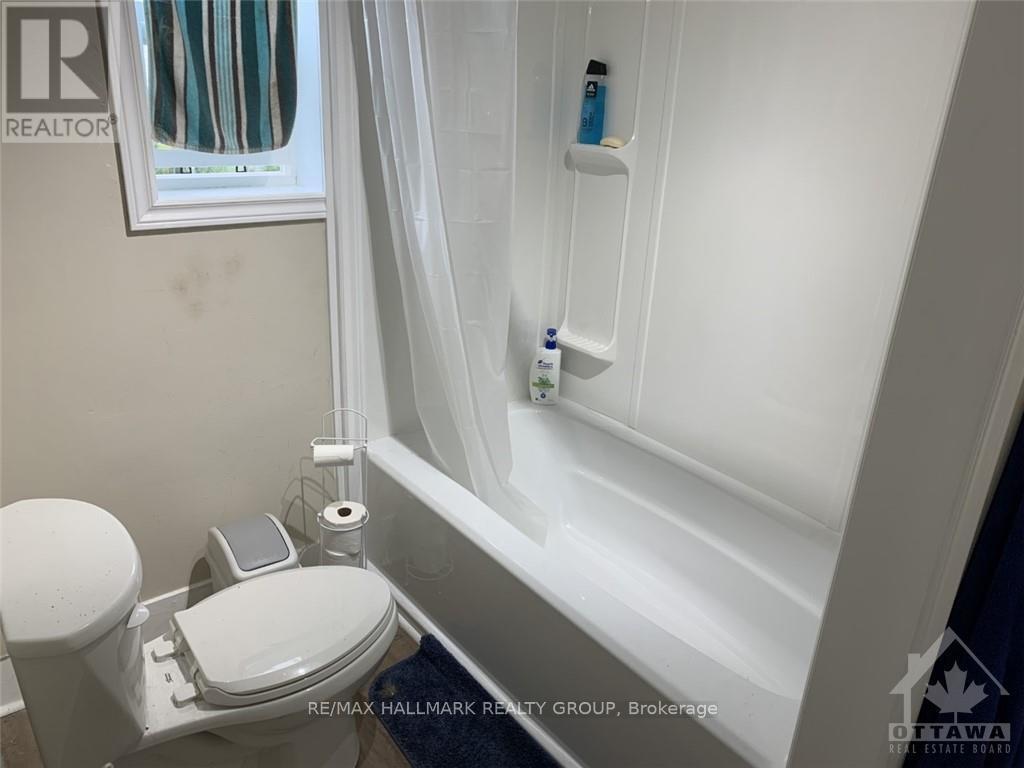 58 Harvey Street, Perth, Ontario  K7H 1W9 - Photo 9 - X12459833