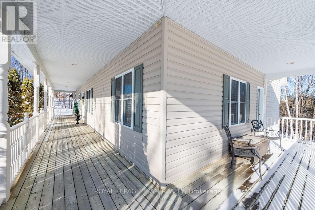 698 Barryvale Road, Greater Madawaska, Ontario  K0J 1H0 - Photo 3 - X12666028