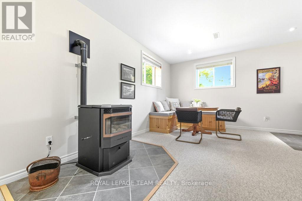 698 Barryvale Road, Greater Madawaska, Ontario  K0J 1H0 - Photo 38 - X12666028