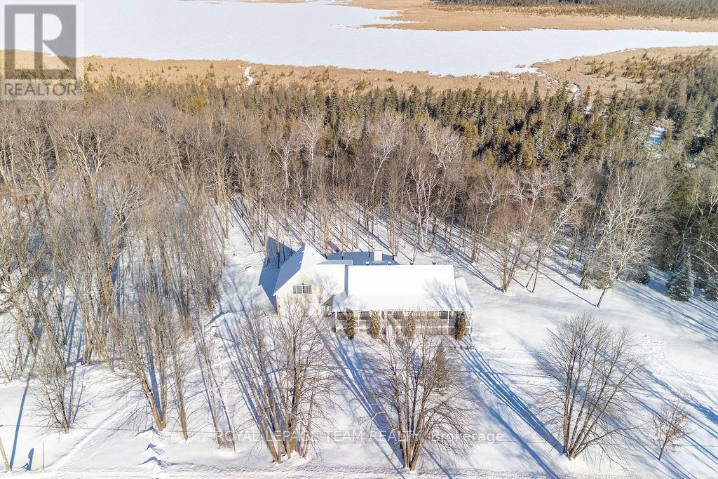 698 Barryvale Road, Greater Madawaska, Ontario  K0J 1H0 - Photo 40 - X12666028