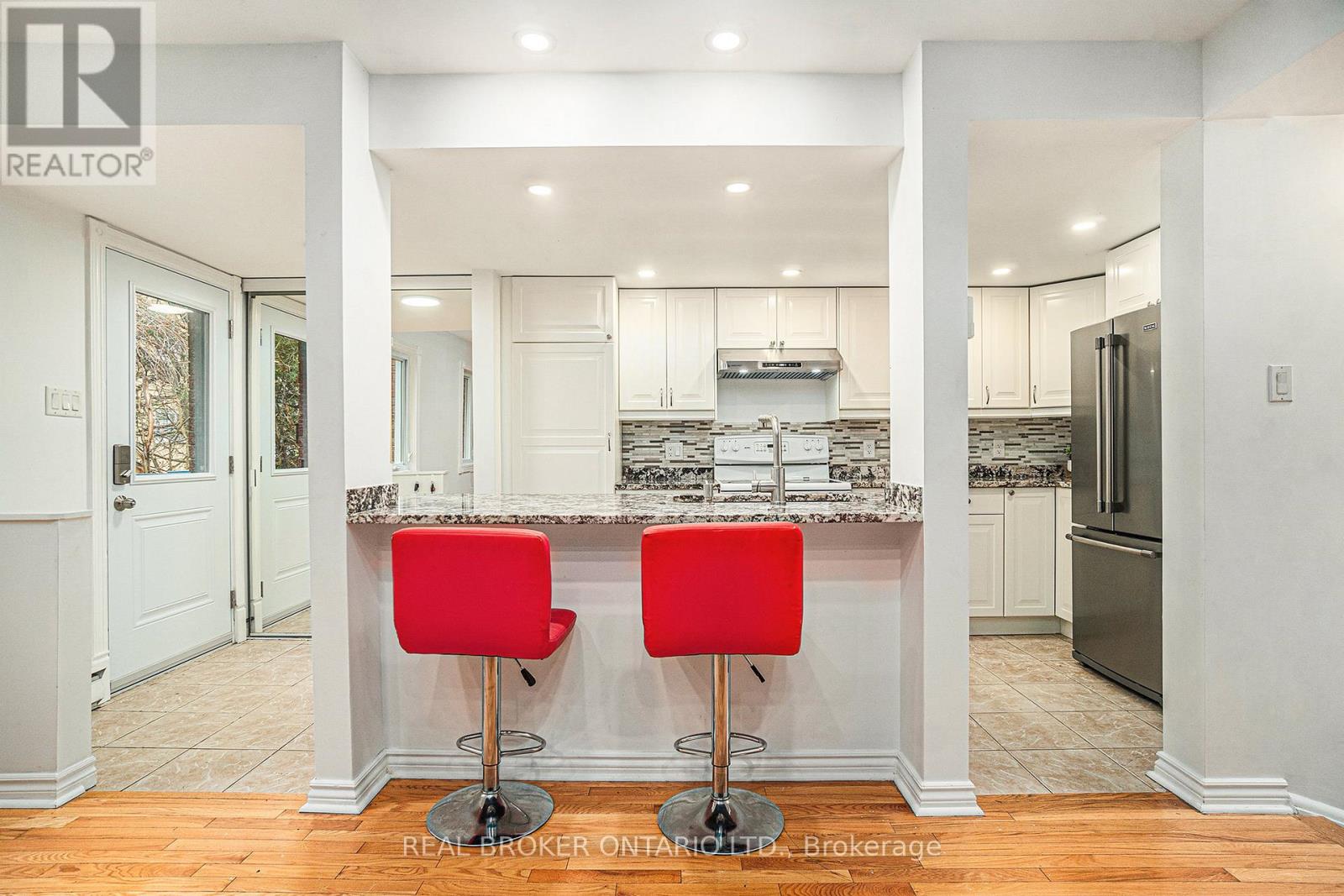 5 - 1204 Shillington Avenue, Ottawa, Ontario  K1Z 7Z4 - Photo 4 - X12666016