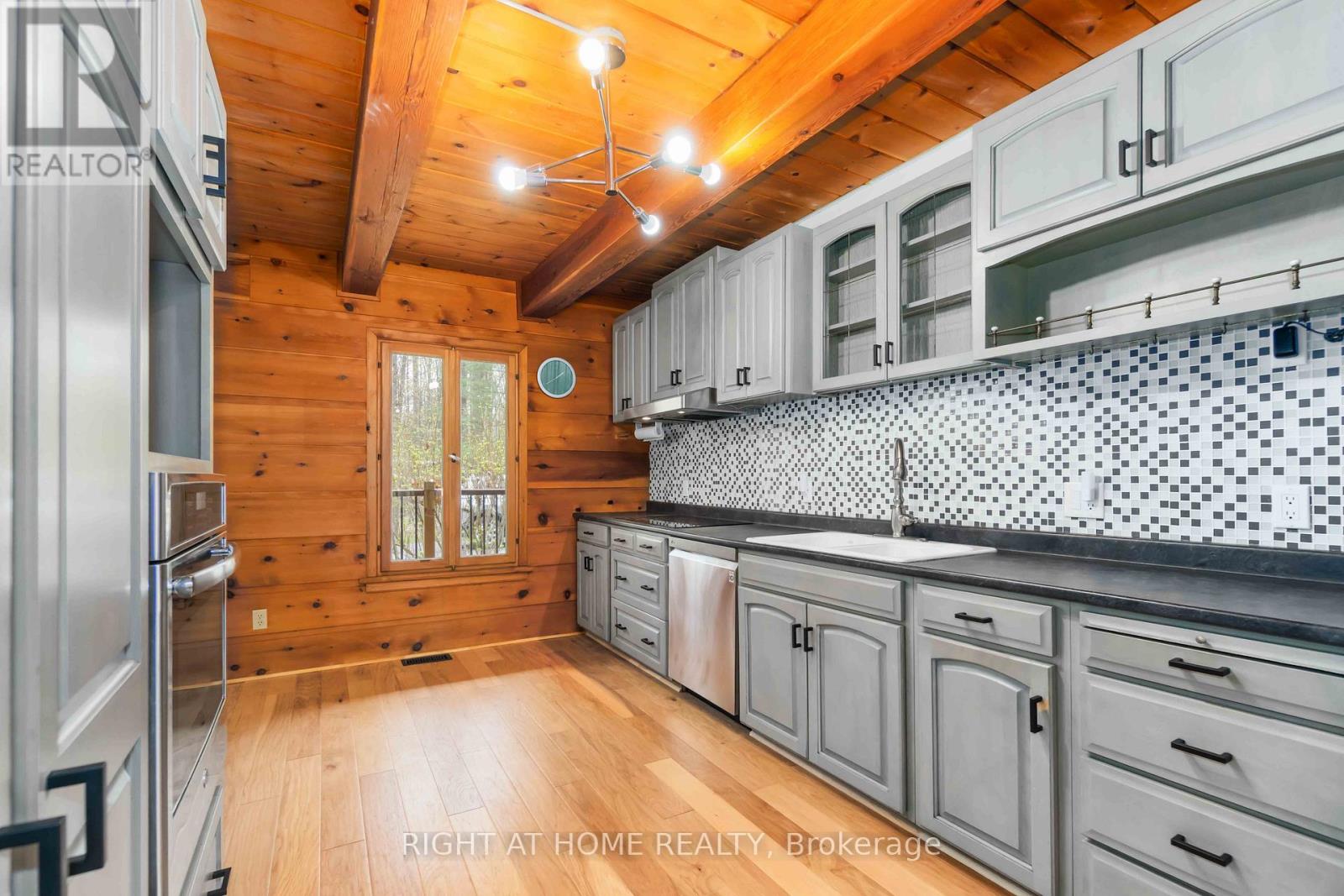 101 Myrtle Lane, Ottawa, Ontario  K0A 3M0 - Photo 10 - X12666050