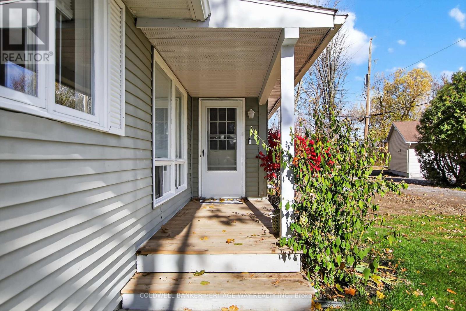 110 Elm Avenue, Beckwith, Ontario  K7C 0C4 - Photo 5 - X12666092