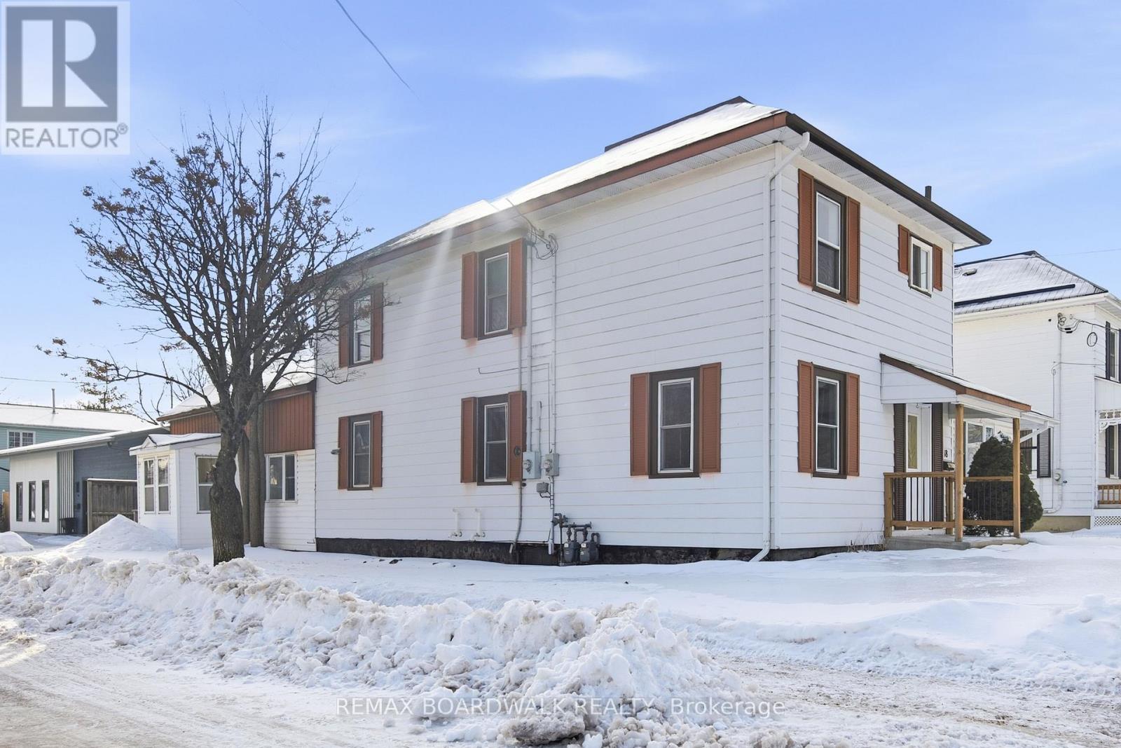 18 Cockburn Street, Perth, Ontario  K7H 2A9 - Photo 2 - X12666108