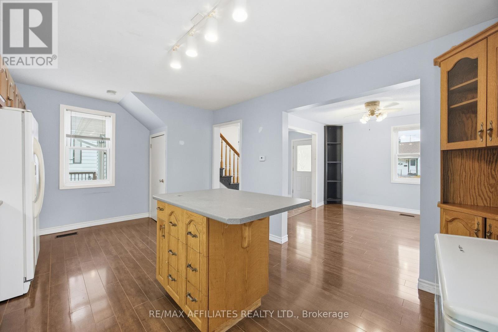 18 Cockburn Street, Perth, Ontario  K7H 2A9 - Photo 7 - X12666108