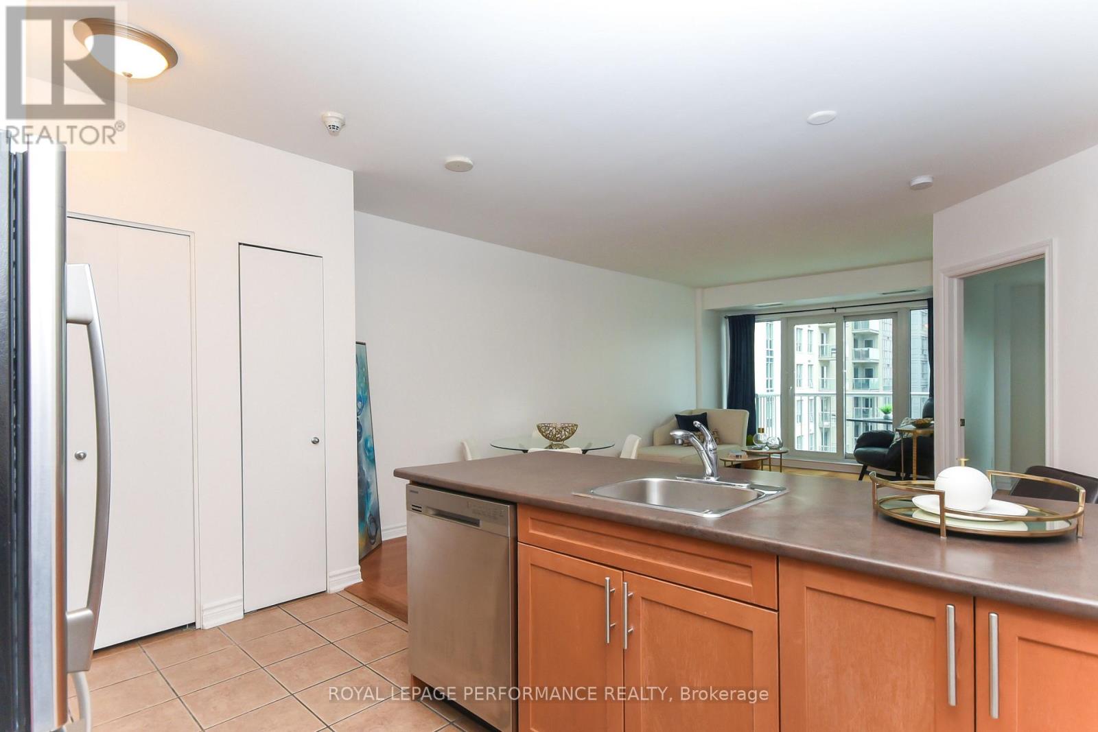 1107 - 234 Rideau Street, Ottawa, Ontario  K1N 0A9 - Photo 15 - X12666132