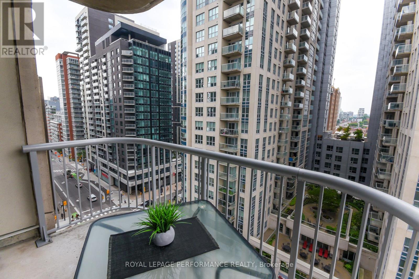 1107 - 234 Rideau Street, Ottawa, Ontario  K1N 0A9 - Photo 32 - X12666132