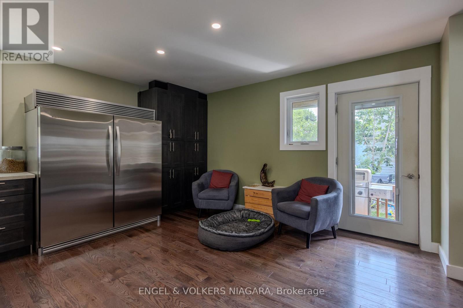 61 Hamilton Street E, St. Catharines, Ontario  L2S 1K8 - Photo 11 - X12665886