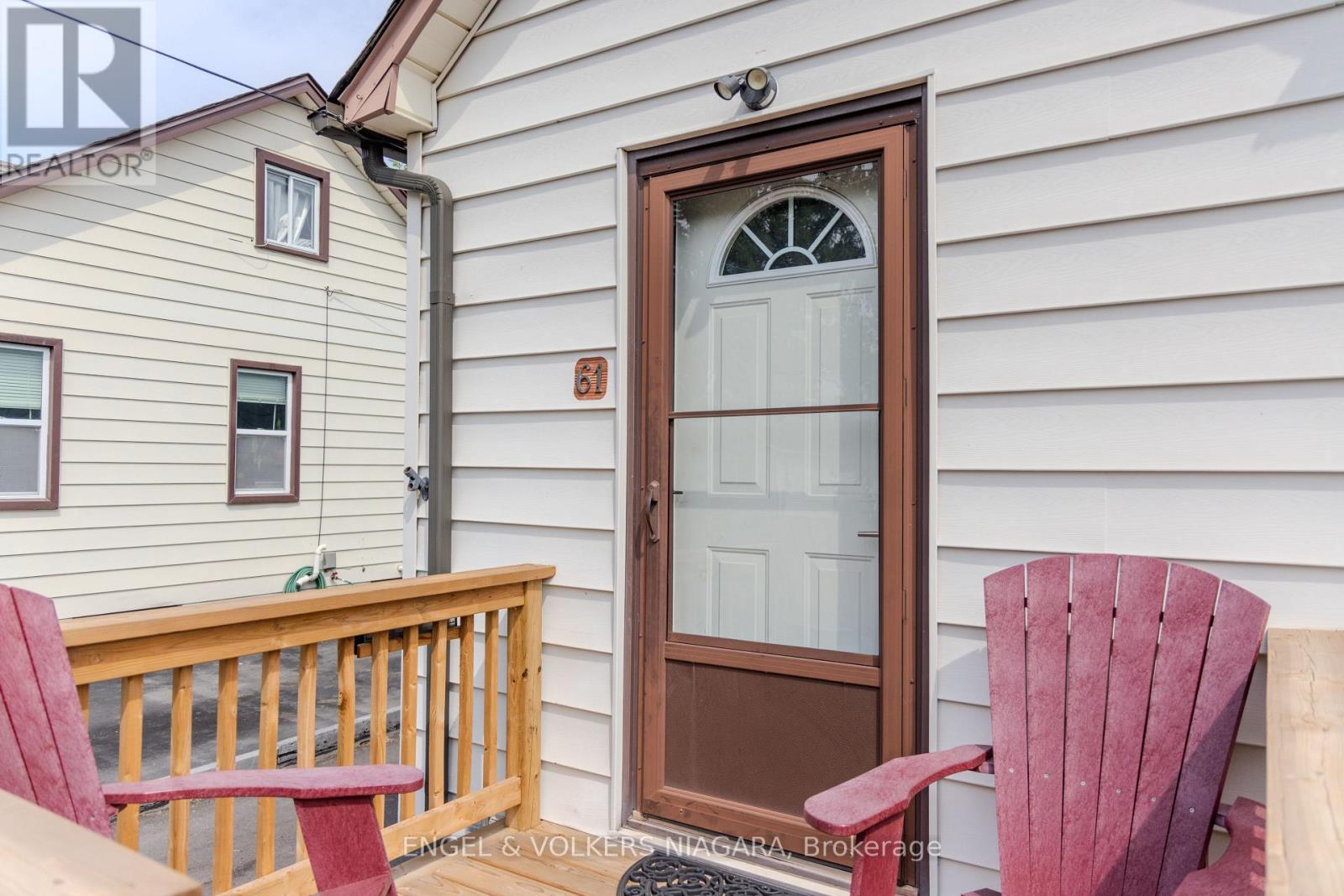 61 Hamilton Street E, St. Catharines, Ontario  L2S 1K8 - Photo 2 - X12665886