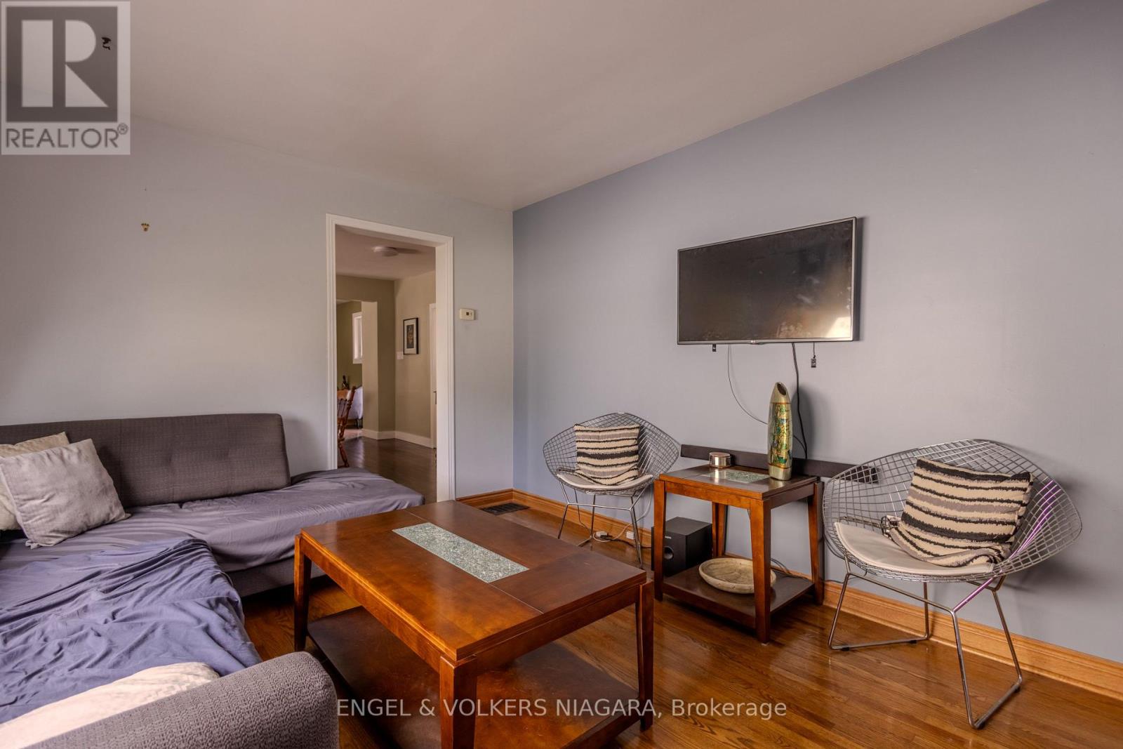 61 Hamilton Street E, St. Catharines, Ontario  L2S 1K8 - Photo 3 - X12665886