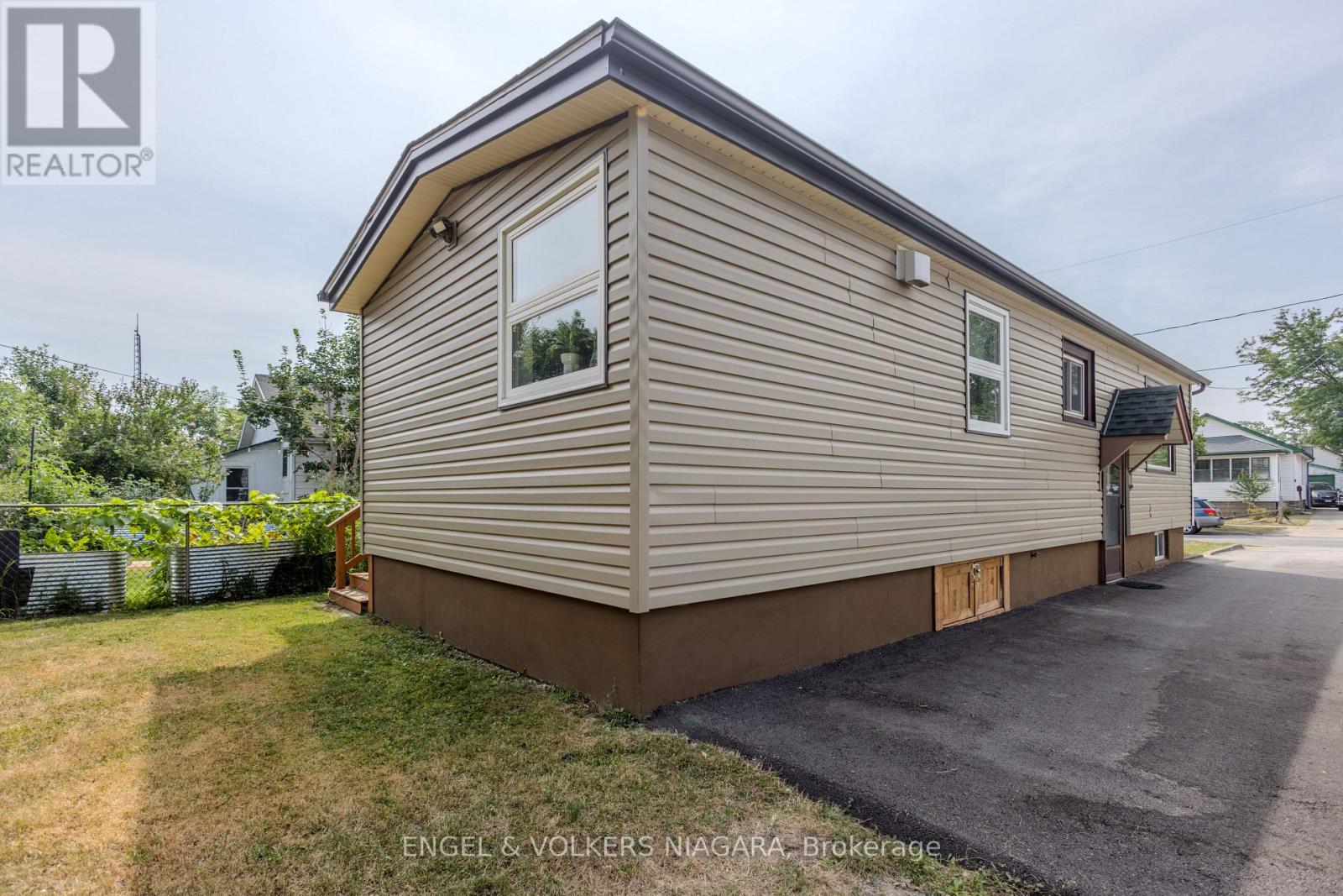 61 Hamilton Street E, St. Catharines, Ontario  L2S 1K8 - Photo 35 - X12665886