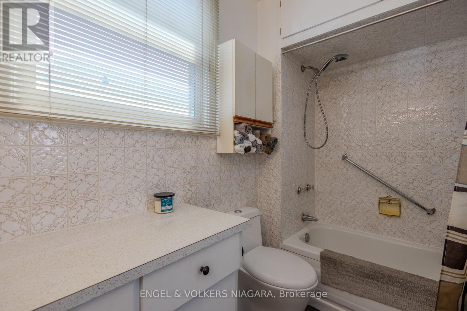 61 Hamilton Street E, St. Catharines, Ontario  L2S 1K8 - Photo 9 - X12665886