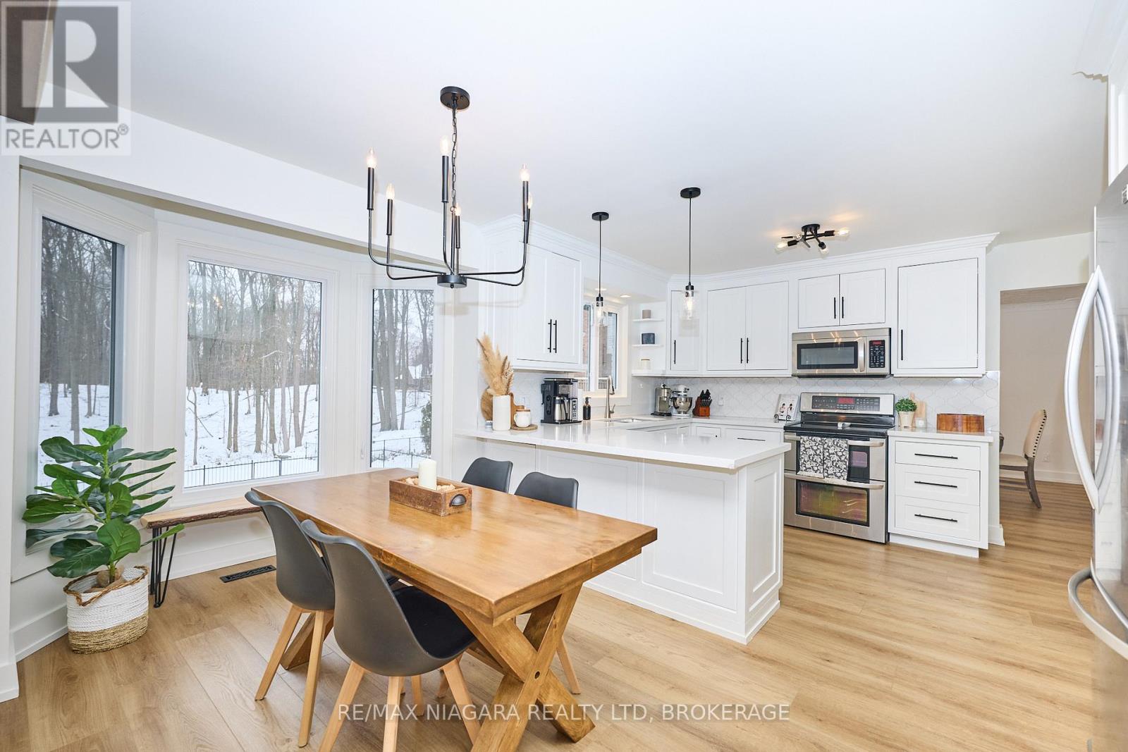 35 Berkwood Place, Pelham (Fonthill), Ontario  L0S 1E2 - Photo 10 - X12666014