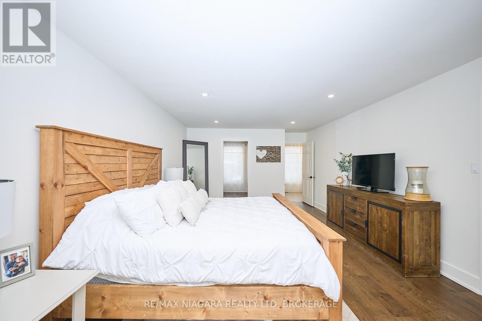 35 Berkwood Place, Pelham (Fonthill), Ontario  L0S 1E2 - Photo 20 - X12666014