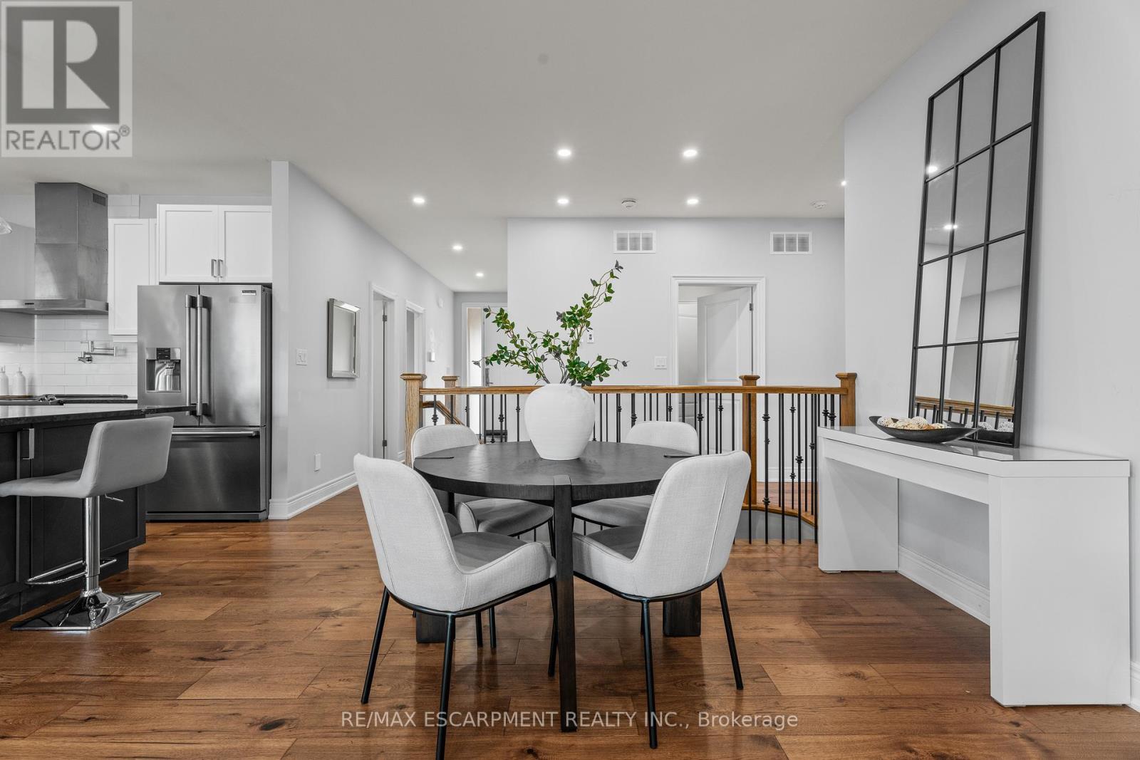 212 Viger Drive, Welland, Ontario  L3B 1A5 - Photo 5 - X12661824