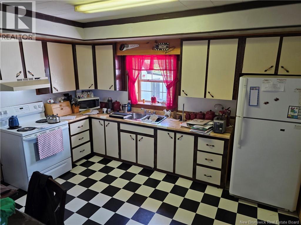 63 First Avenue, Mcadam, New Brunswick  E6J 1S7 - Photo 12 - NB131700