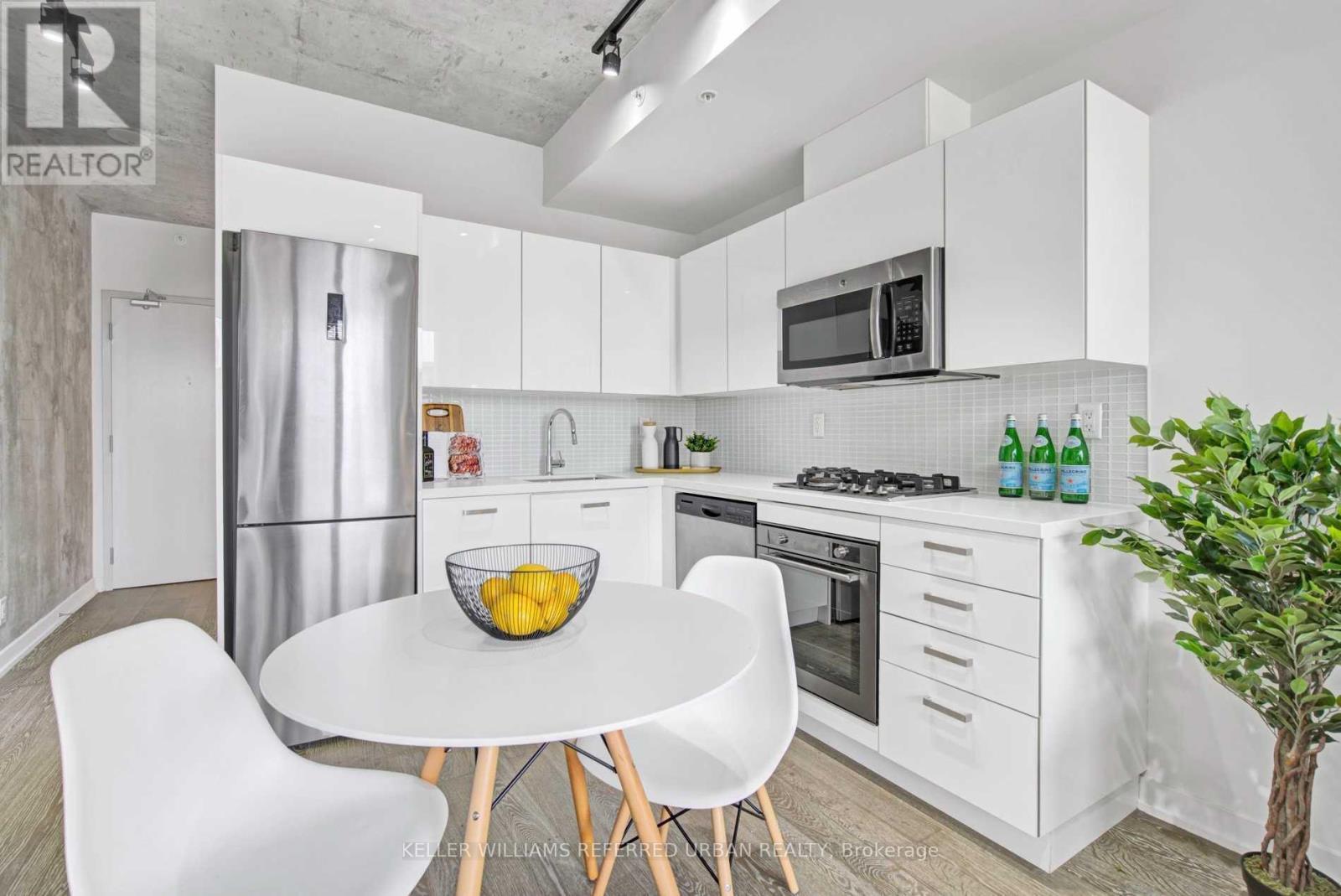 808 - 39 Brant Street, Toronto, Ontario  M5V 0M8 - Photo 10 - C12665876