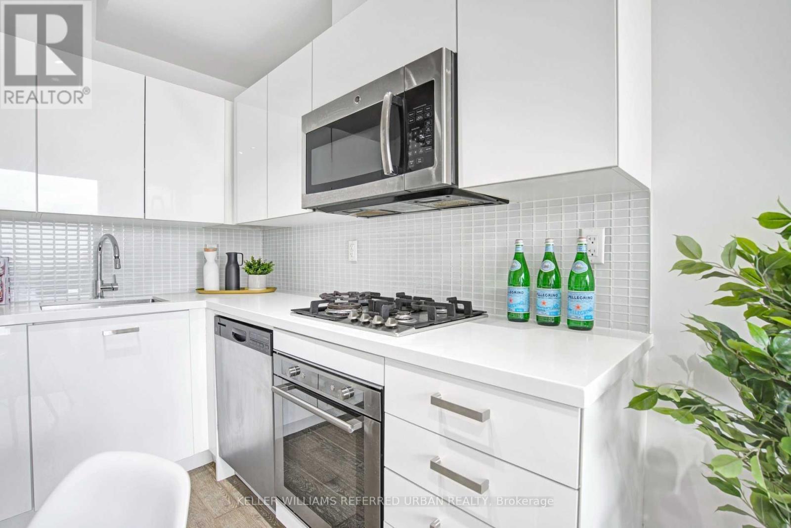 808 - 39 Brant Street, Toronto, Ontario  M5V 0M8 - Photo 11 - C12665876