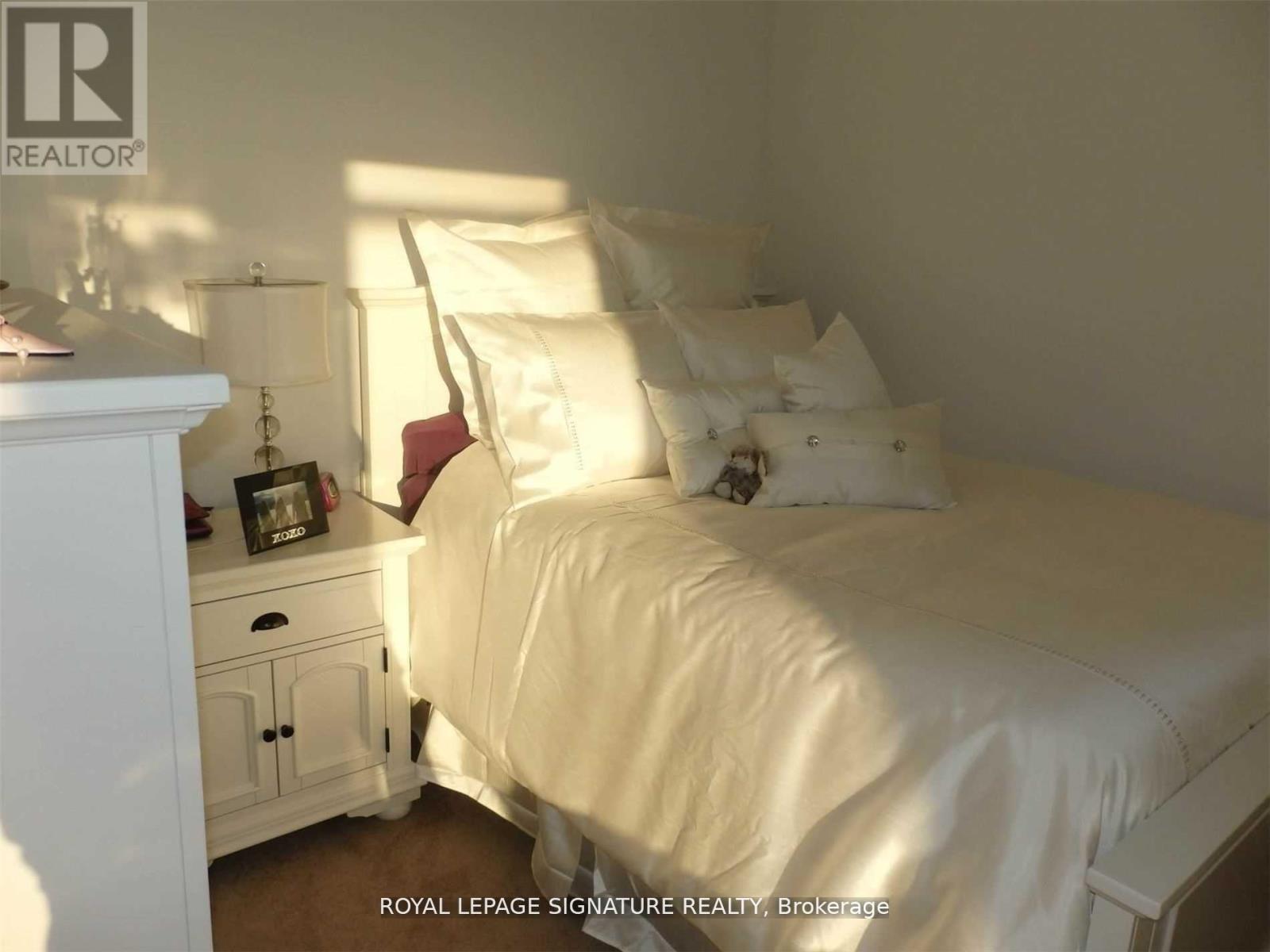 2301 - 832 Bay St, Toronto, Ontario  M5S 1Z6 - Photo 5 - C12665888