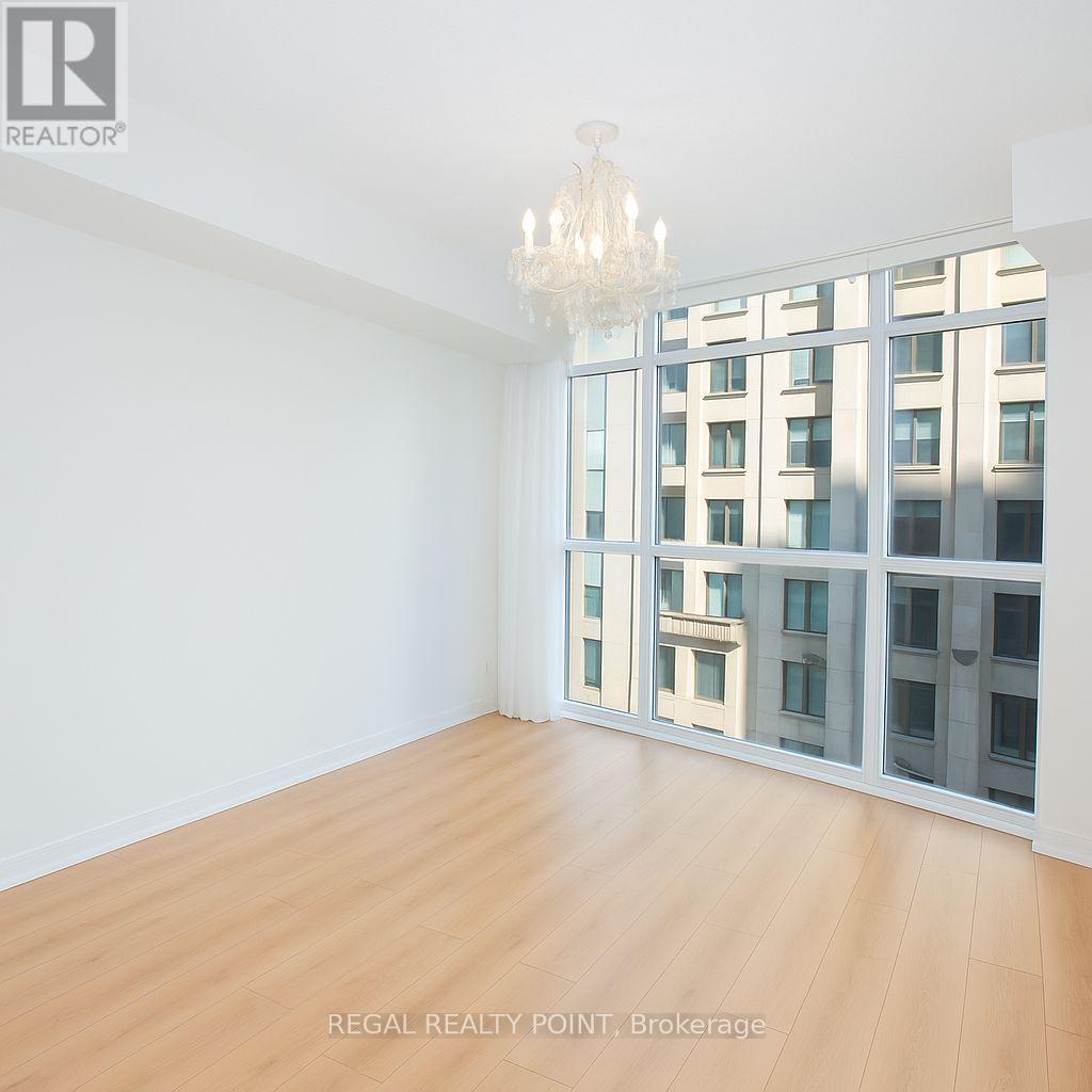 605 - 21 Carlton Street, Toronto, Ontario  M5B 1L3 - Photo 4 - C12665976