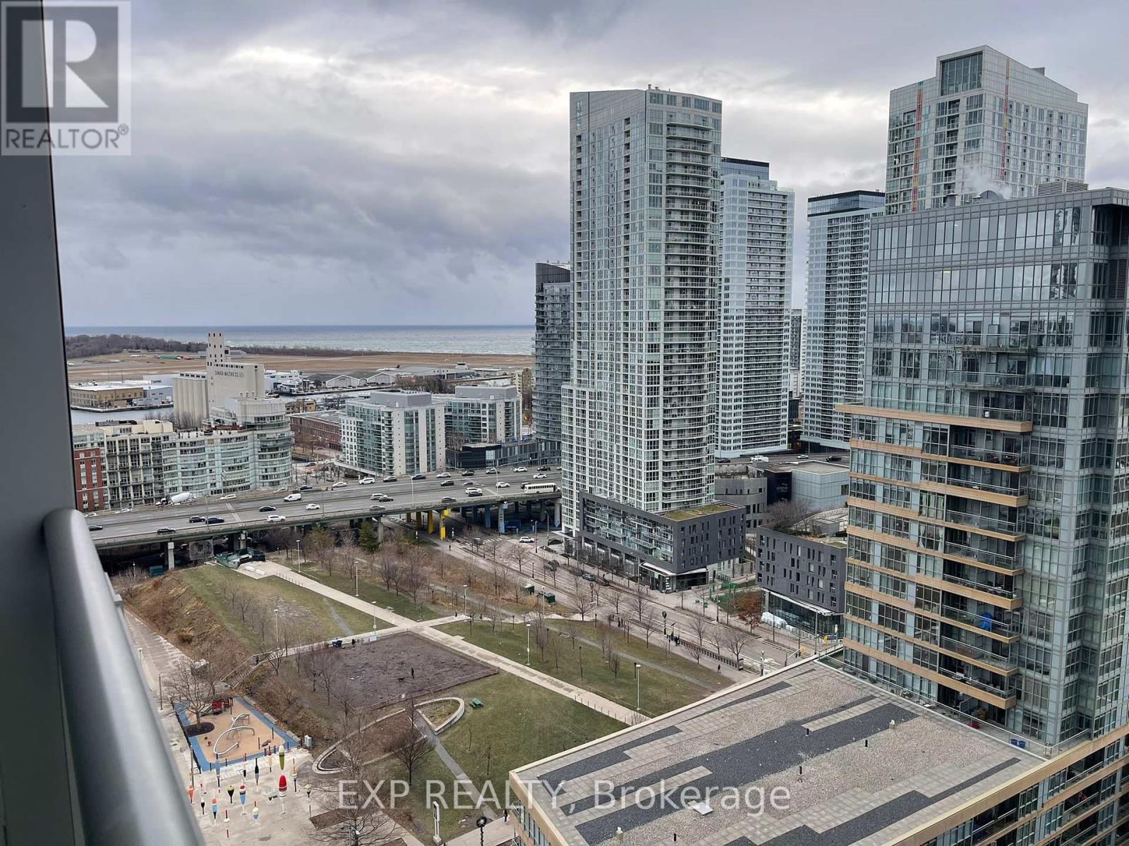 2610 - 15 Iceboat Terrace, Toronto, Ontario  M5V 4A5 - Photo 1 - C12666032