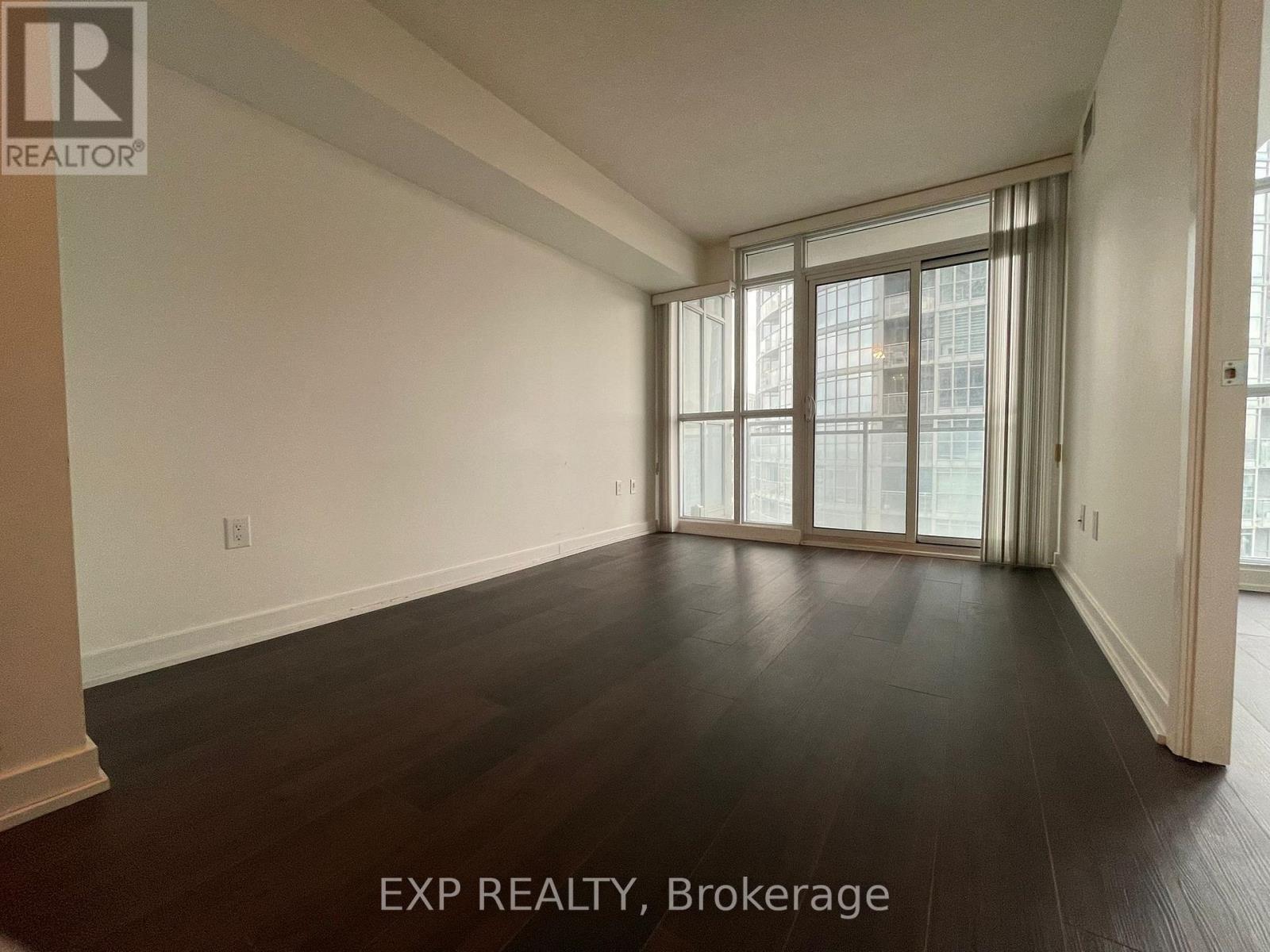 2610 - 15 Iceboat Terrace, Toronto, Ontario  M5V 4A5 - Photo 3 - C12666032