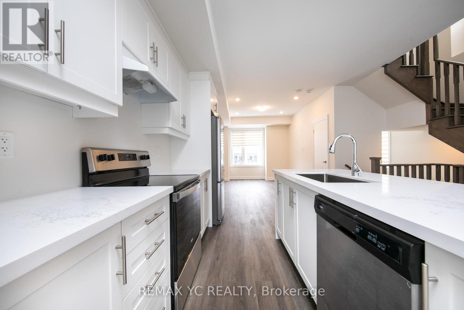 140 Rattenbury Road, Vaughan, Ontario  L6A 4C2 - Photo 2 - N12665890