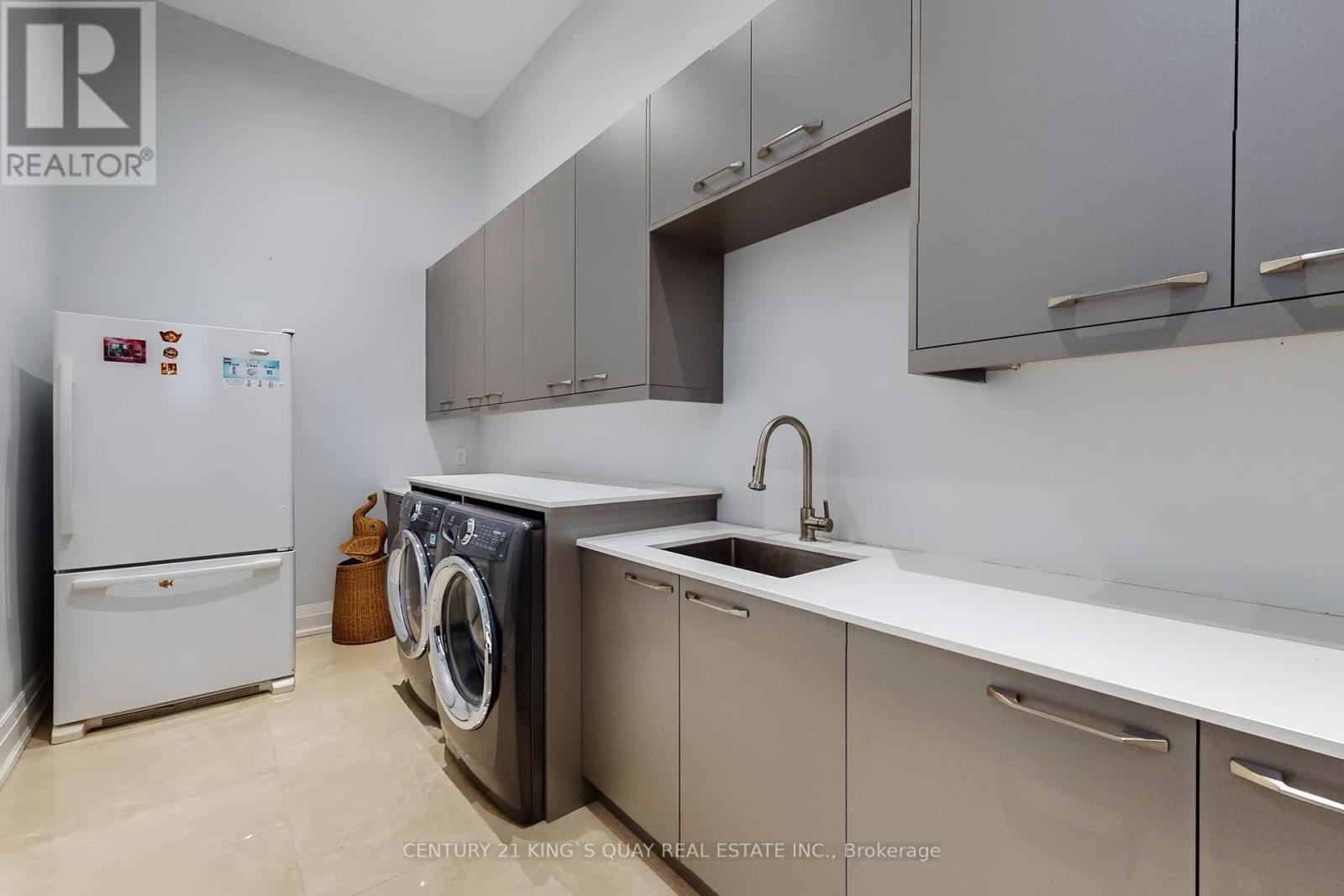 19 Blyth Street, Richmond Hill, Ontario  L4E 2Y2 - Photo 17 - N12665954