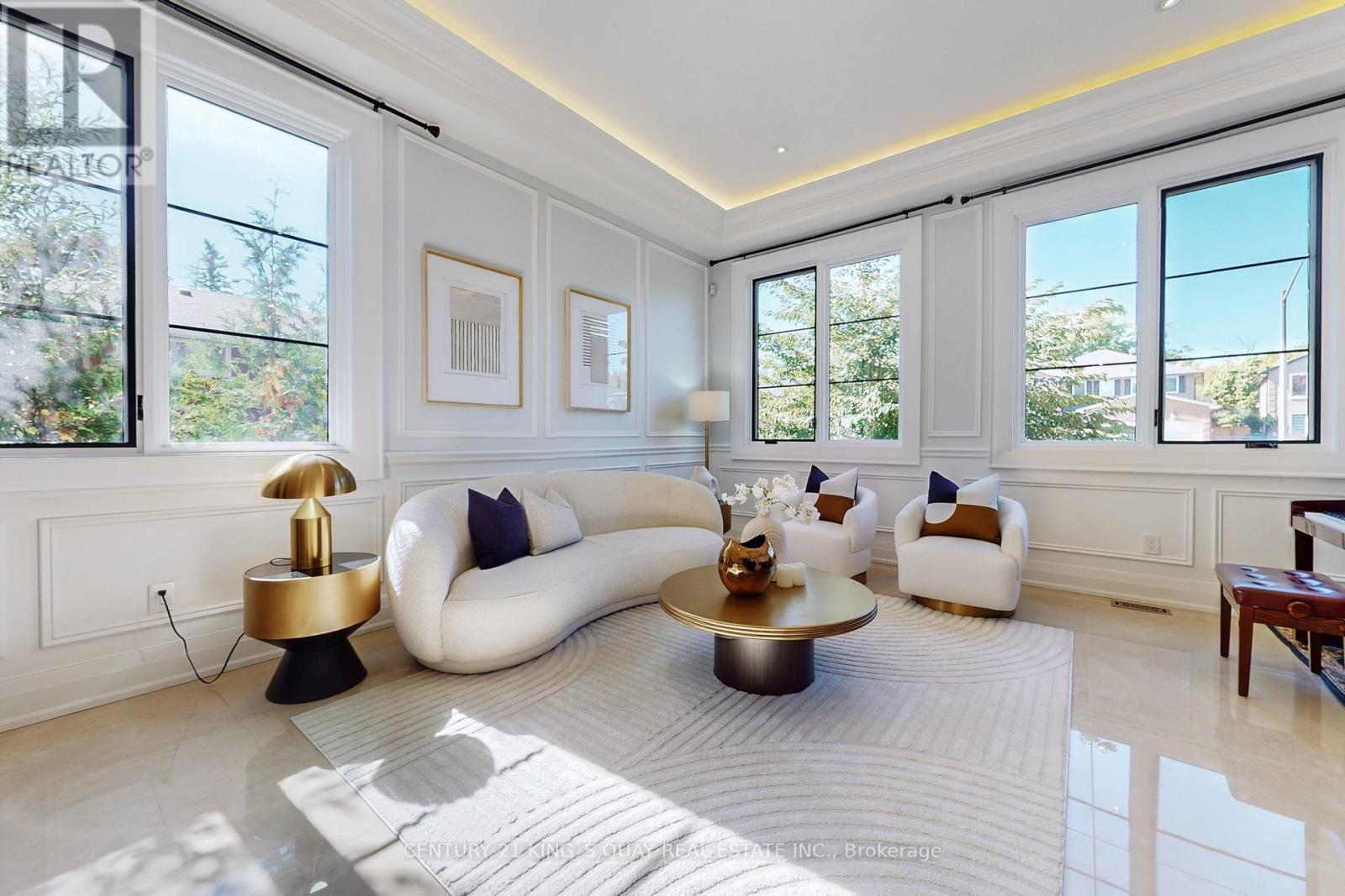 19 Blyth Street, Richmond Hill, Ontario  L4E 2Y2 - Photo 2 - N12665954