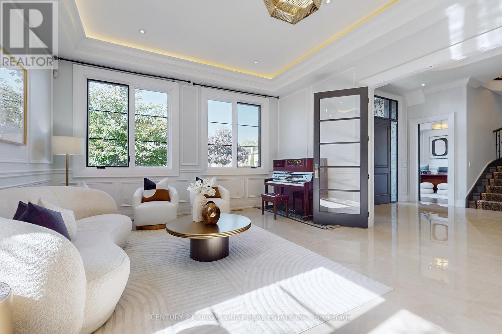 19 Blyth Street, Richmond Hill, Ontario  L4E 2Y2 - Photo 3 - N12665954