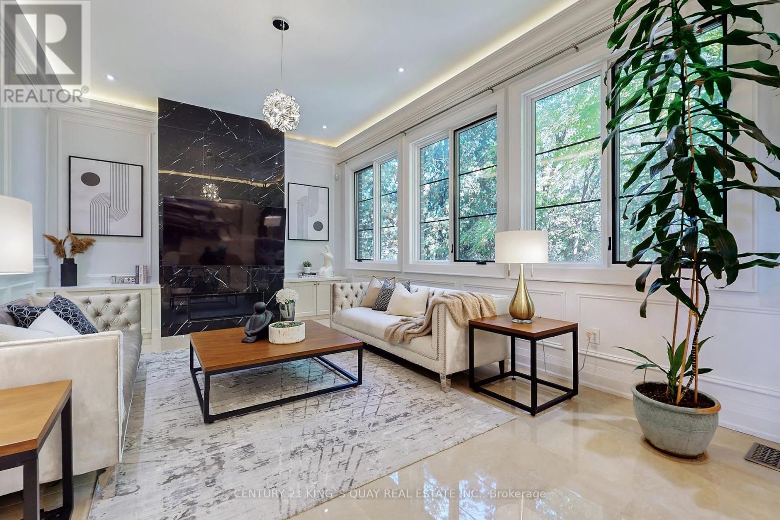 19 Blyth Street, Richmond Hill, Ontario  L4E 2Y2 - Photo 6 - N12665954